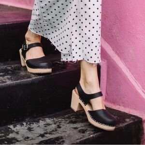 Lotta Highwood Black Clogs Natural